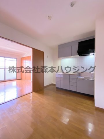 居室・リビング　明るい居間です