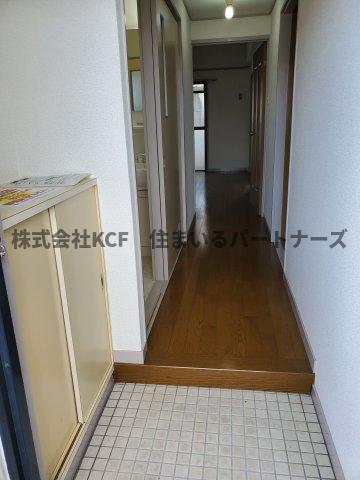 玄関　収納もある玄関です