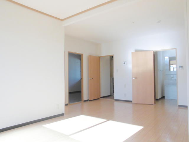 居室・リビング　（※別室参考写真）ＬＤＫ