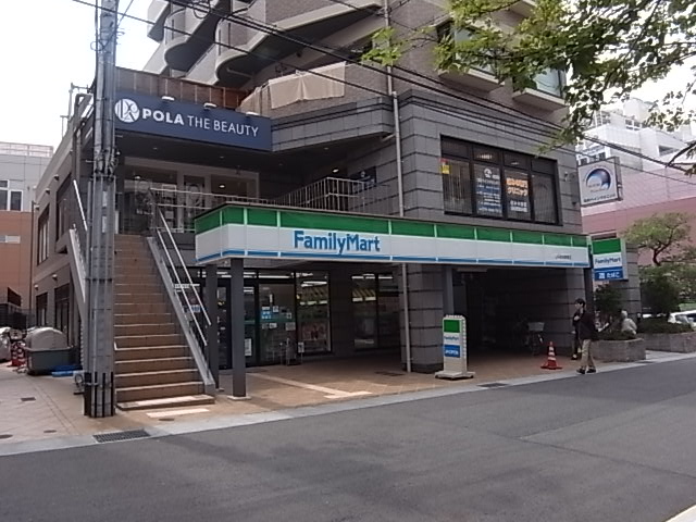 コンビニ　ファミリーマート JR住吉駅東店（コンビニ）まで153m