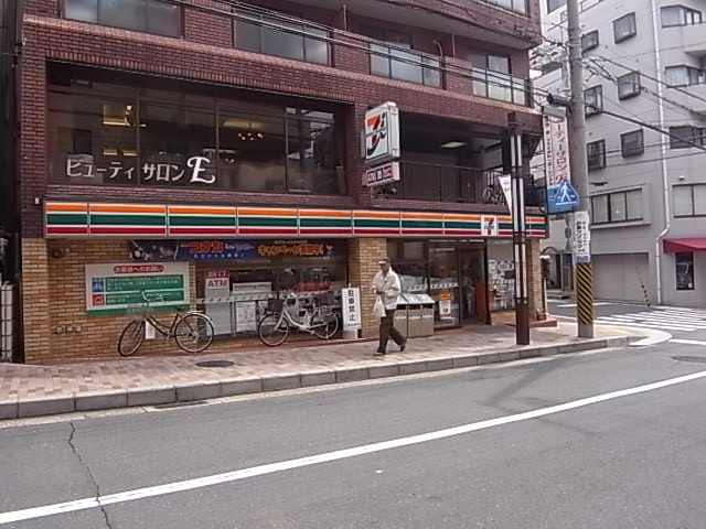 コンビニ　セブンイレブン住吉本町店（コンビニ）まで224m