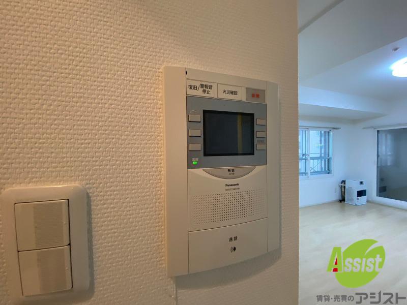 セキュリティ　ＴＶモニター付インターホンです。来客者の顔が見えるので安心！