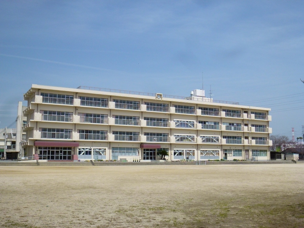 小学校　宝塚市立　高司小学校（小学校）まで401m