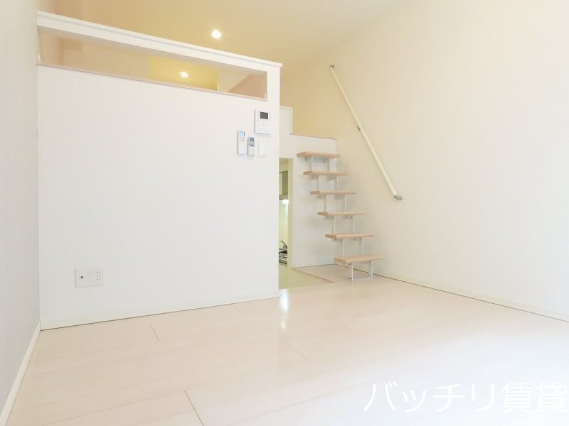 居室・リビング　同型タイプの為、現状を優先致します。