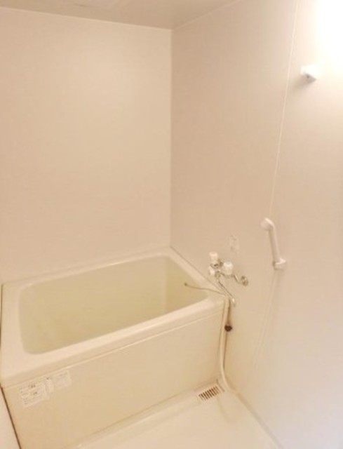 バス・シャワールーム　別部屋参考写真。