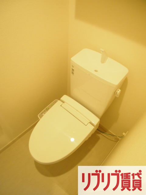 ＪＲ総武線 千葉駅 徒歩18分 3階建 築9年のトイレ写真