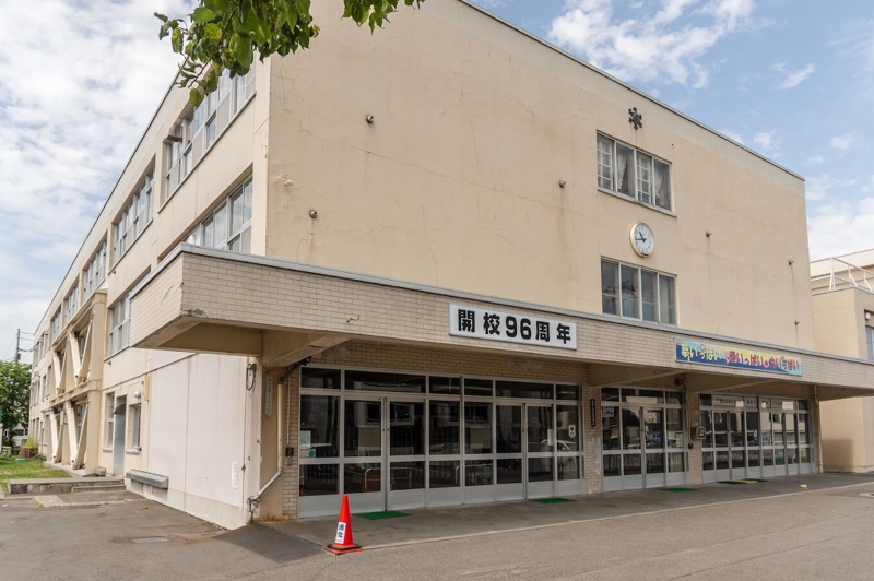 小学校　札幌市立東橋小学校（小学校）まで75m
