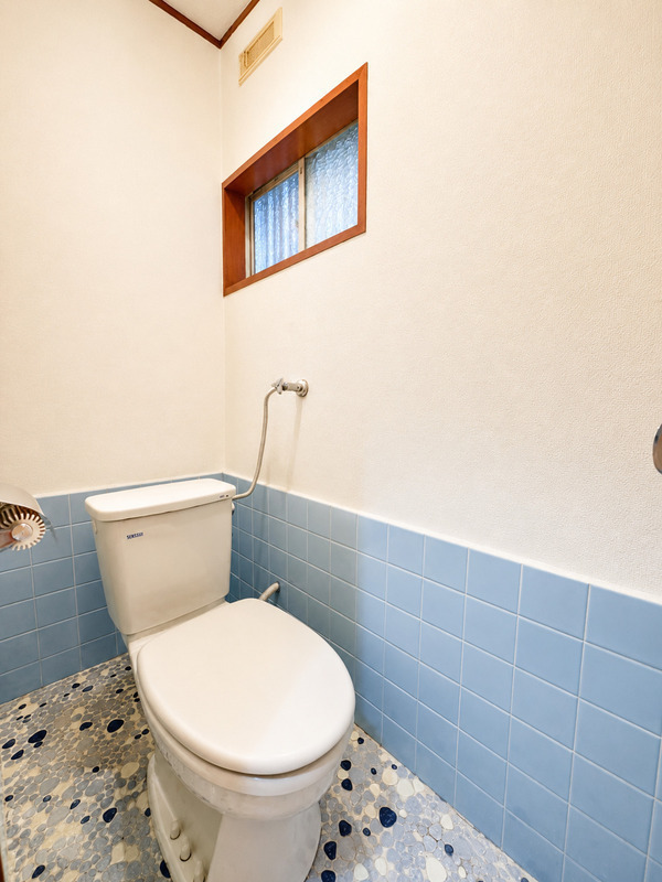 ＪＲ阪和線 六十谷駅 徒歩19分 2階建 築52年のトイレ写真