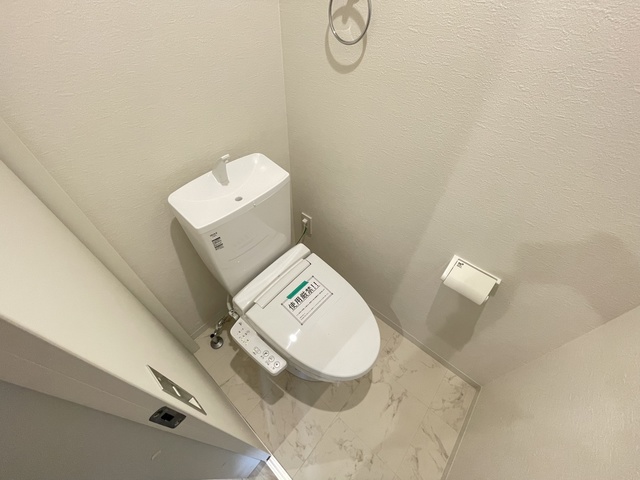 ＪＲ横浜線 古淵駅 徒歩8分 3階建 築3年のトイレ写真