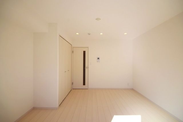 ＪＲ埼京線 北戸田駅 徒歩9分 3階建 築10年の居間写真