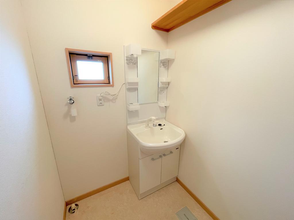 洗面設備　※写真は同タイプの部屋になります。