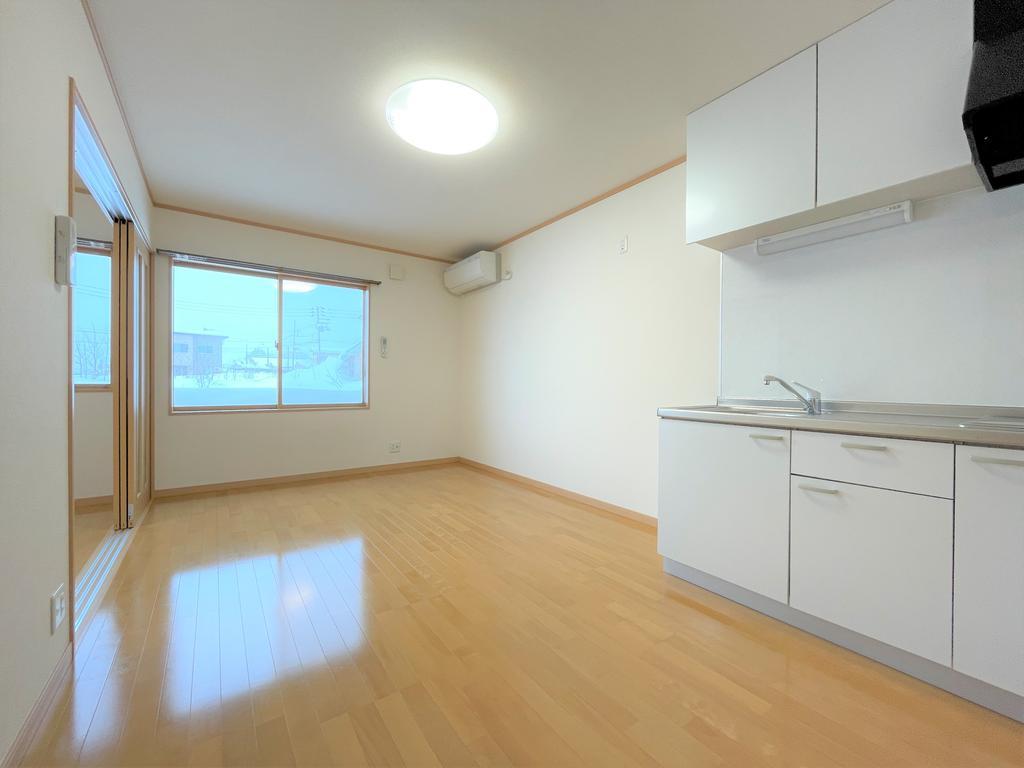 居室・リビング　※写真は同タイプの部屋になります。