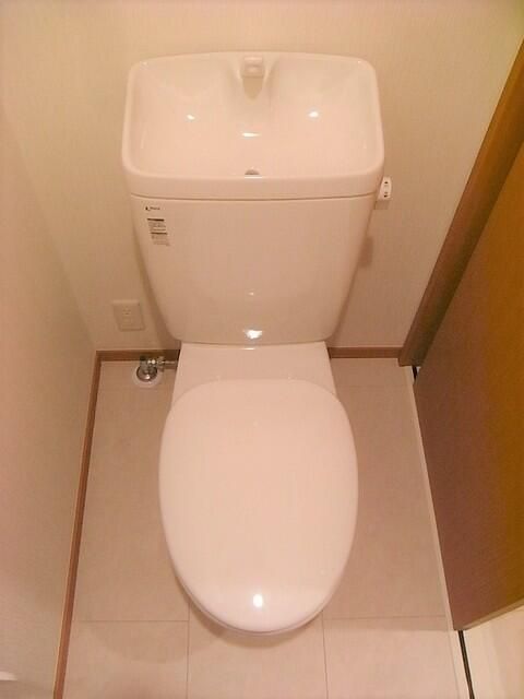 東武東上線 和光市駅 徒歩15分 3階建 築17年のトイレ写真