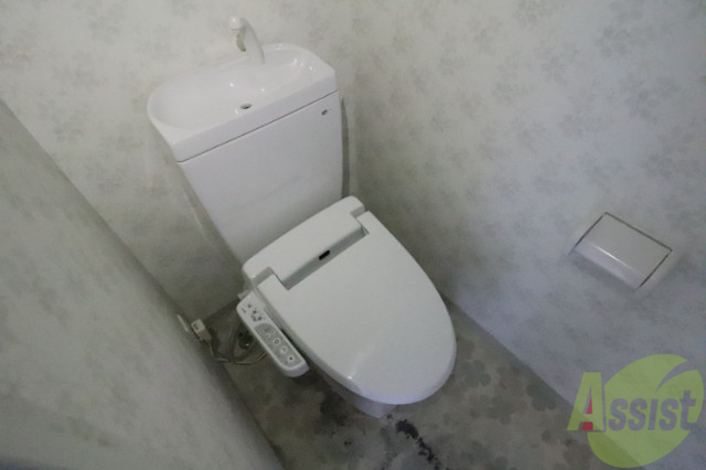 トイレ　ウォシュレット付き