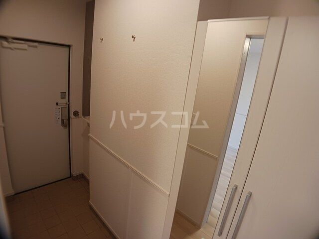 ヴィラ・アリーエ Vの玄関写真