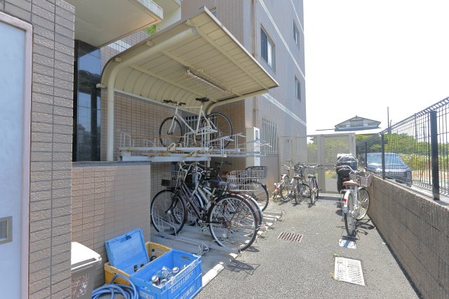 都営新宿線 篠崎駅 徒歩12分 4階建 築21年の外観写真