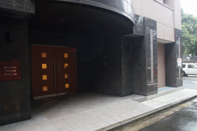 エントランス　マンション入口