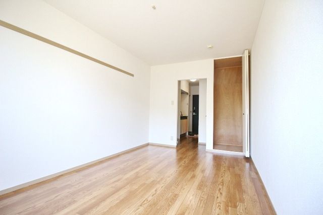 居室・リビング　物の配置がしやすいお部屋です