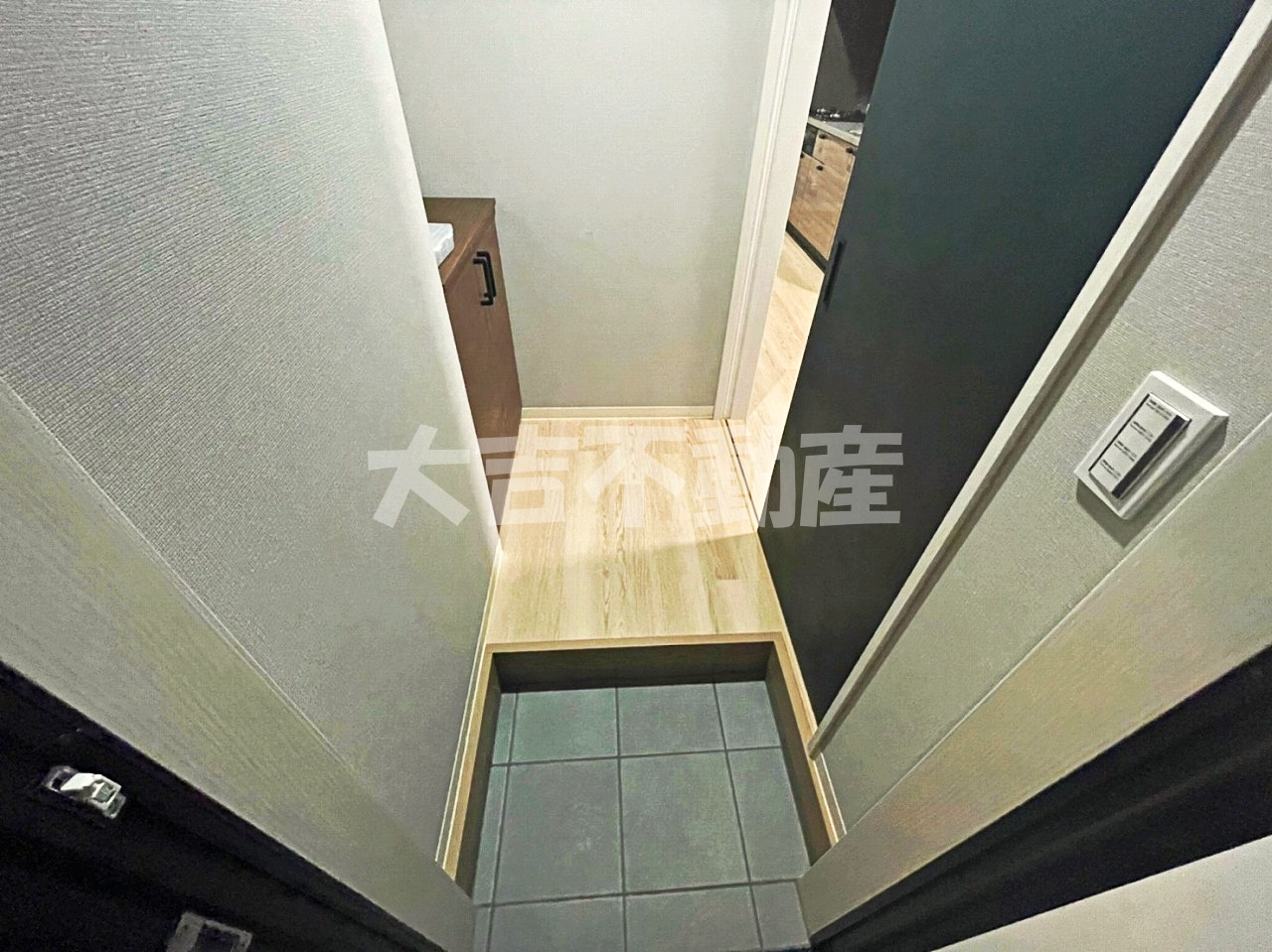 玄関　※別部屋の写真です