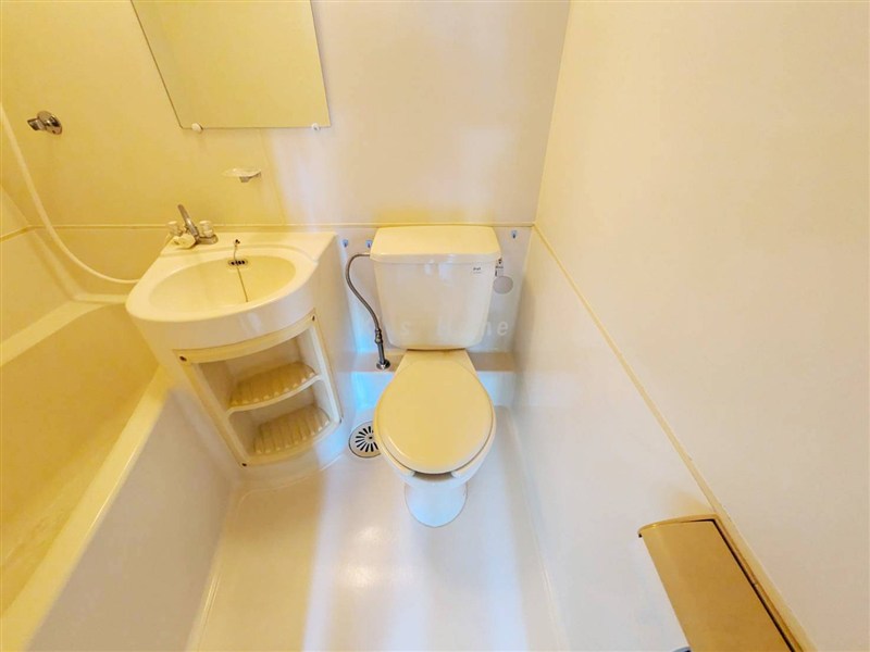 阪神本線 甲子園駅 徒歩6分 4階建 築41年のトイレ写真