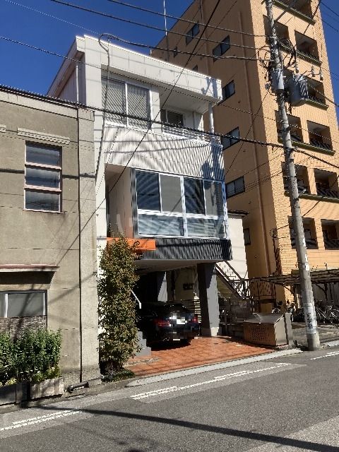 【宇都宮市材木町のマンションの建物外観】