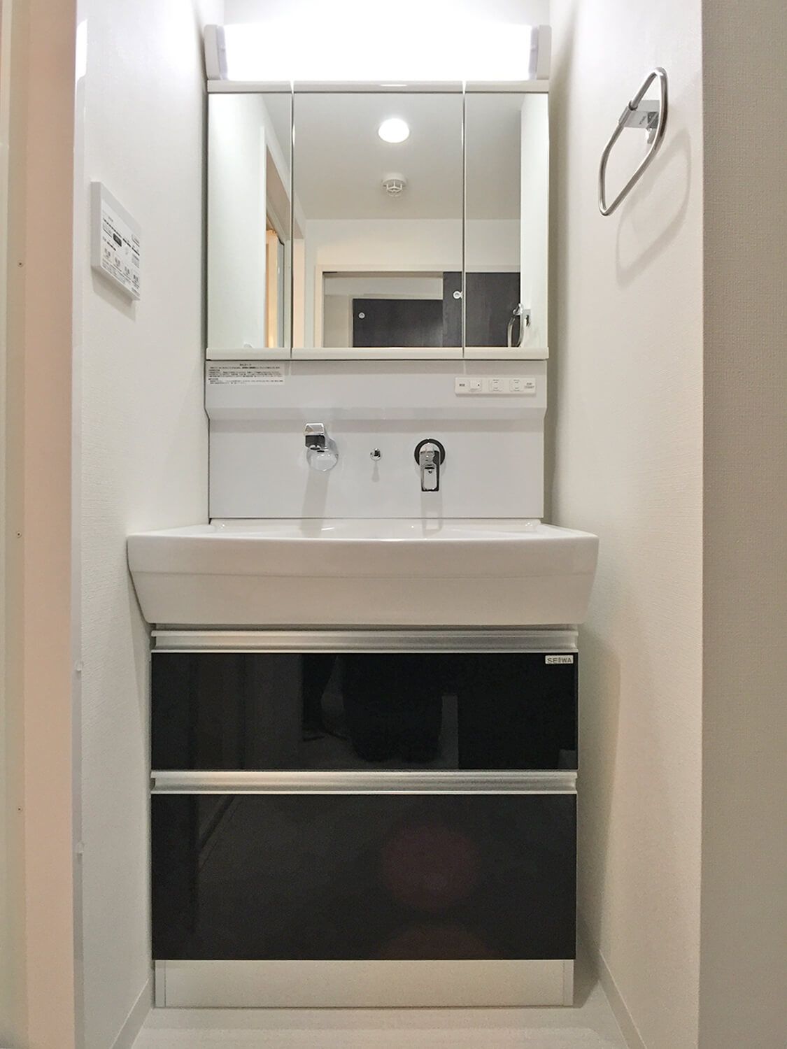 洗面設備　別部屋の写真です