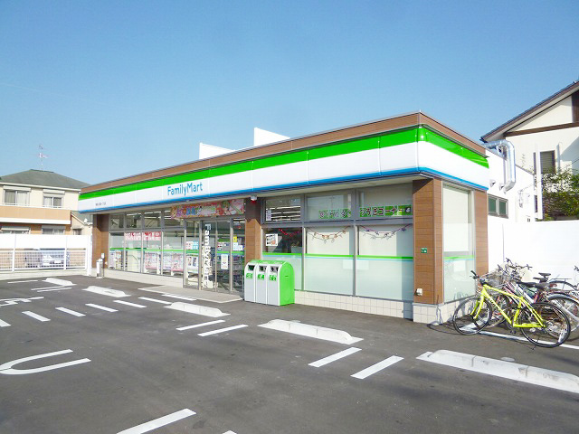コンビニ　ファミリーマート福岡鳥飼三丁目店（コンビニ）まで458m