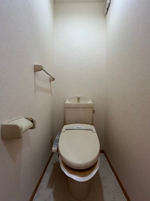【新潟市東区新川町のアパートのトイレ】