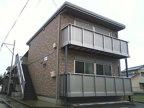 【藤枝市大新島のアパートの建物外観】