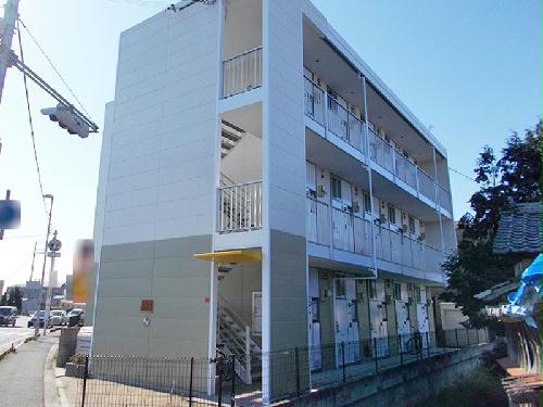 レオパレスルニIIIの建物外観