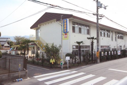 【香芝市下田西のマンションの幼稚園・保育園】