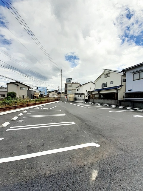 【ルーベル中村の駐車場】