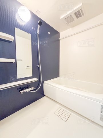 バス・シャワールーム　追い焚き・浴室乾燥機付きのお風呂です♪