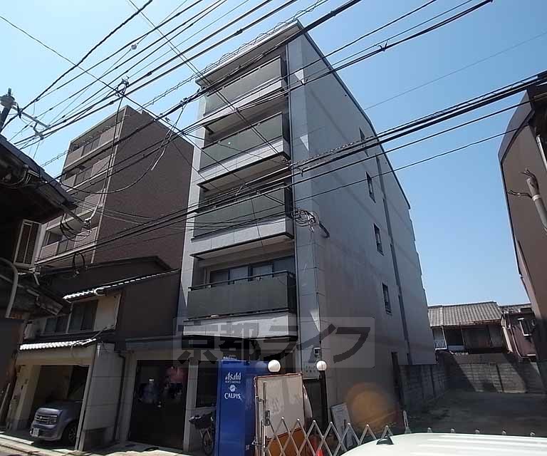 京都市中京区藤岡町のマンションの建物外観