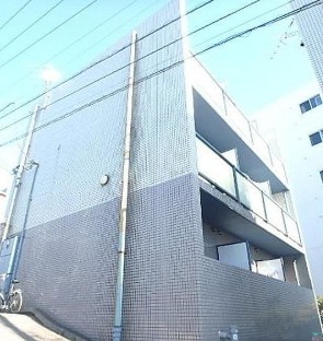 横浜市神奈川区三枚町のマンションの建物外観