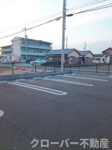 【丸亀市今津町のアパートの駐車場】