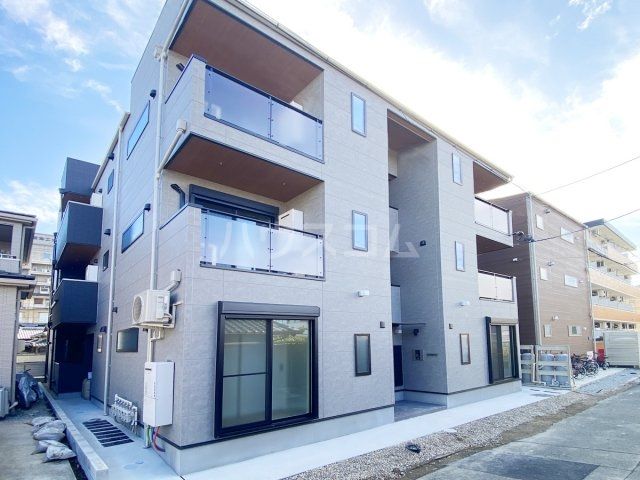 【豊橋市花田町のアパートの建物外観】