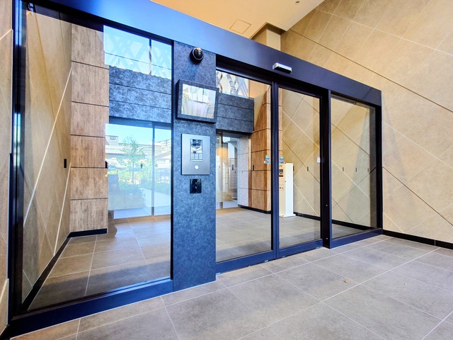 エントランス　防犯カメラ・オートロック