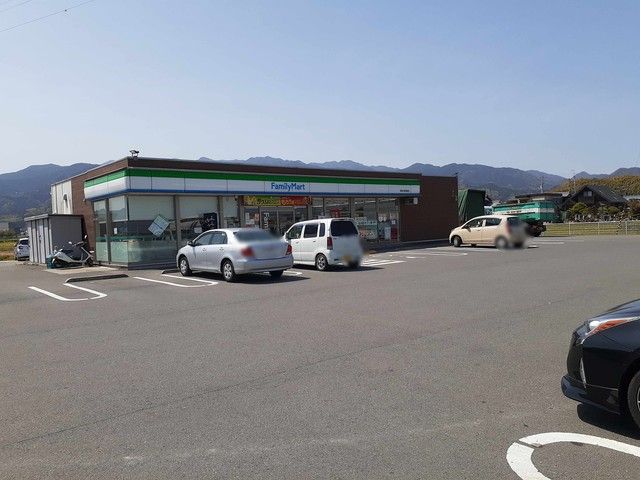 コンビニ　ファミリーマート丹原徳能店（コンビニ）まで1099m