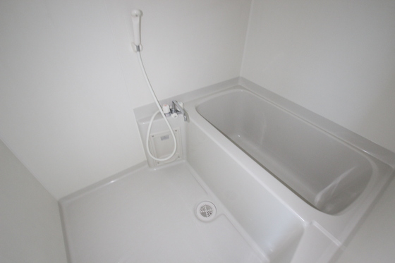 バス・シャワールーム　※別部屋の写真です