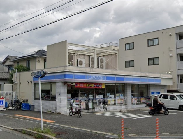 コンビニ　ローソン　尼崎富松町三丁目店（コンビニ）まで439m