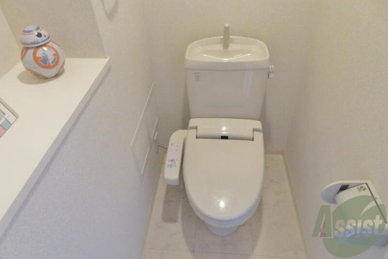 トイレ　インテリアが飾れるので、トイレもかわいくなりますね。