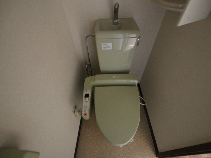 トイレ　温水洗浄暖房便座付トイレ