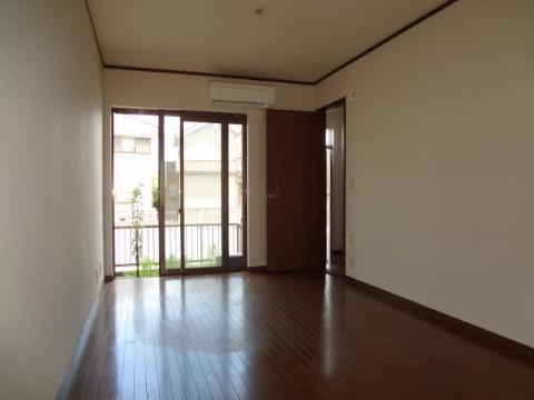 居室・リビング　室内