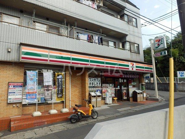 コンビニ　セブンイレブン 川崎西生田店（コンビニ）まで525m