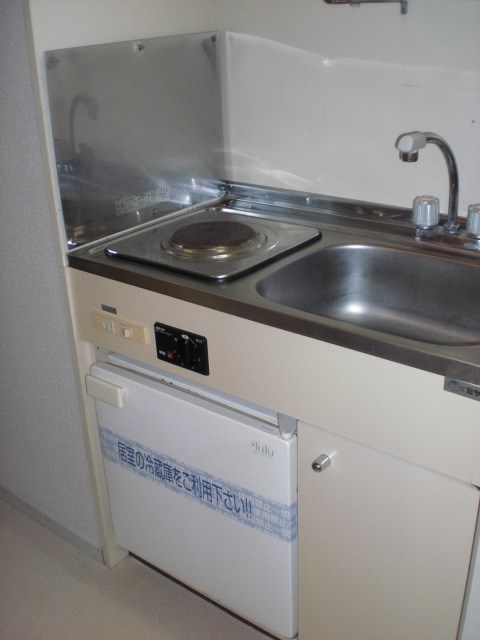 キッチン　コンロ付きです。