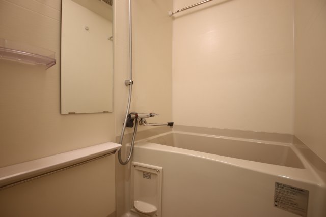 バス・シャワールーム　※他のお部屋の参考写真です