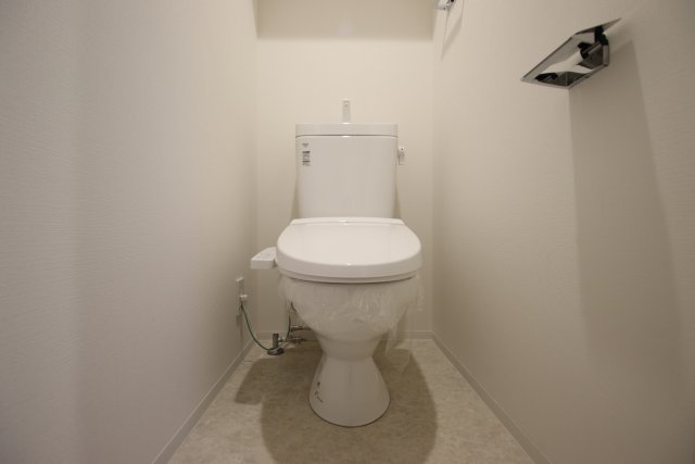 トイレ　※他のお部屋の参考写真です