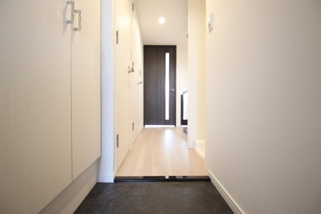 玄関　※他のお部屋の参考写真です