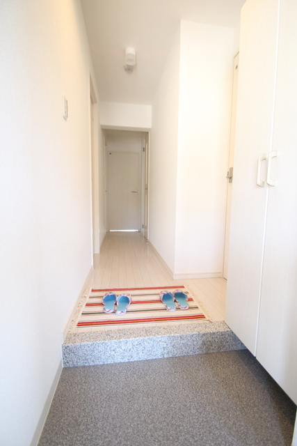 玄関　モデルルームの写真です